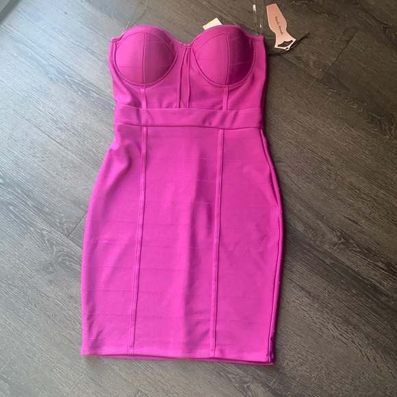 New with tags!   Party dress.  Magenta.   Stretchy fabric.  Built in bra.  Med - Picture 8 of 8